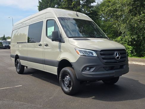 New 2026 Mercedes-Benz Sprinter 2500 image 8