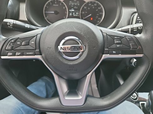 Used 2020 Nissan Kicks S FWD image 29