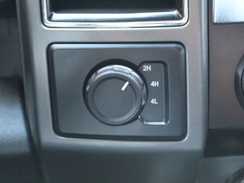 Used 2019 Ford F150 XLT w/ Equipment Group 302A Luxury AWD/4WD image 24