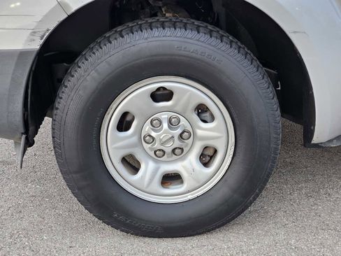 Used 2015 Nissan Frontier S image 10