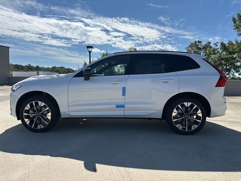 New 2026 Volvo XC60 B5 Plus w/ Protection Package Premier image 4