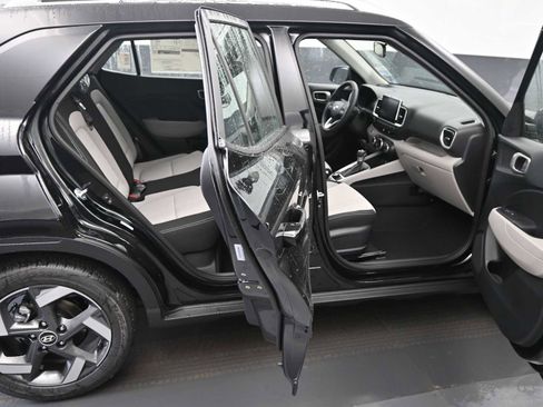 New 2026 Hyundai Venue SEL FWD image 16