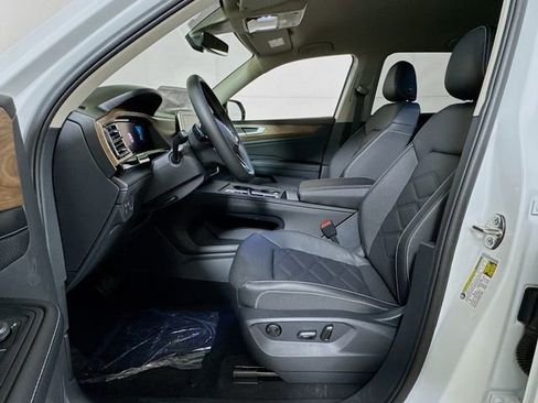 New 2026 Volkswagen Atlas SE image 12
