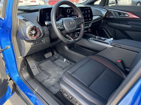 Used 2025 Chevrolet Equinox EV RS w/ Convenience Package II image 10