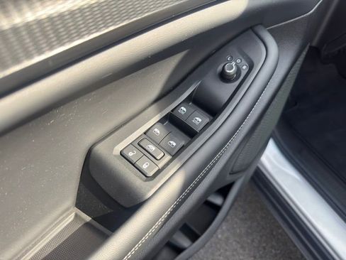 Used 2025 Jeep Grand Cherokee Altitude image 10