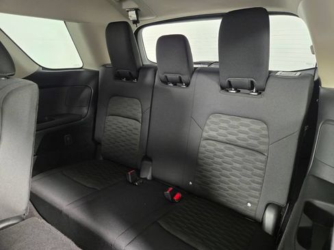 Used 2025 Nissan Pathfinder SV FWD image 18