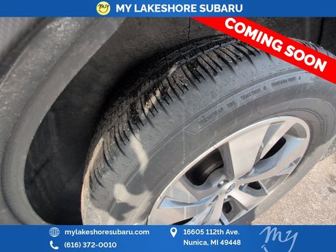 Used 2024 Subaru Ascent Premium w/ Convenience Package image 10