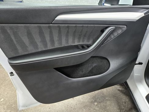 Used 2023 Tesla Model Y Long Range image 7