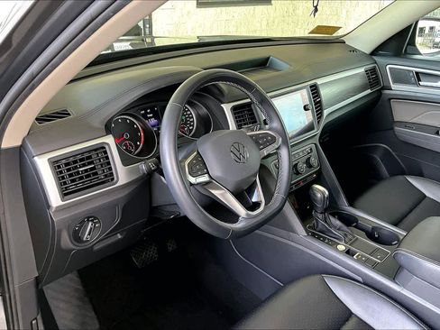 Used 2021 Volkswagen Atlas SE FWD image 17