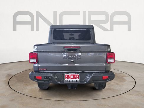 Used 2023 Jeep Gladiator Willys image 9