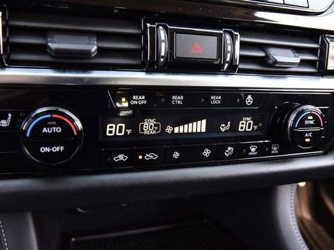 Certified 2024 Nissan Pathfinder SL image 19