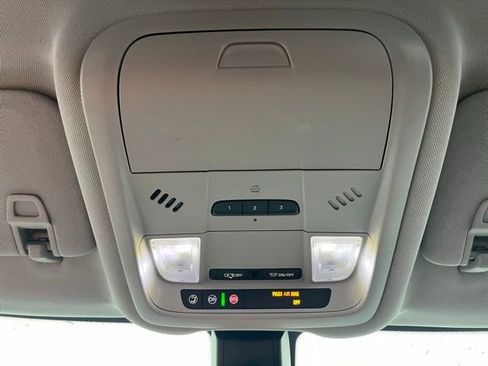 Used 2019 Chevrolet Equinox LT image 30