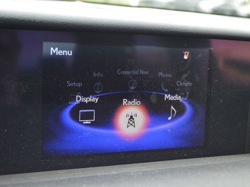 Used 2019 Lexus IS 300 F Sport w/ F Sport Package RWD image 18