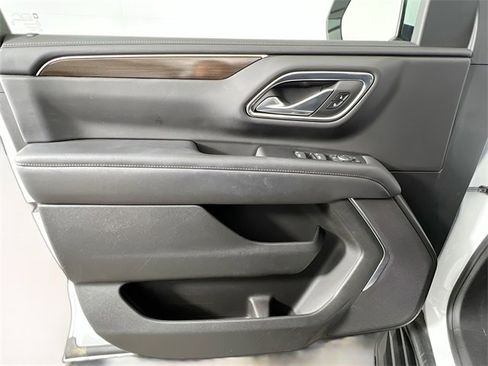 Used 2022 GMC Yukon SLE w/ Gmc Pro Safety Plus Package image 29