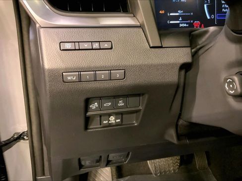 Certified 2024 Lexus GX 550 w/ Cold Area Package AWD/4WD image 35