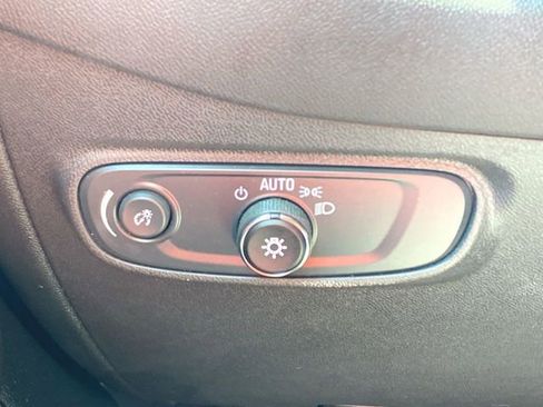 Used 2024 Chevrolet Equinox LS w/ LS Convenience Package FWD image 17