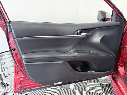 Used 2021 Toyota Camry XSE w/ Navigation Package image 9