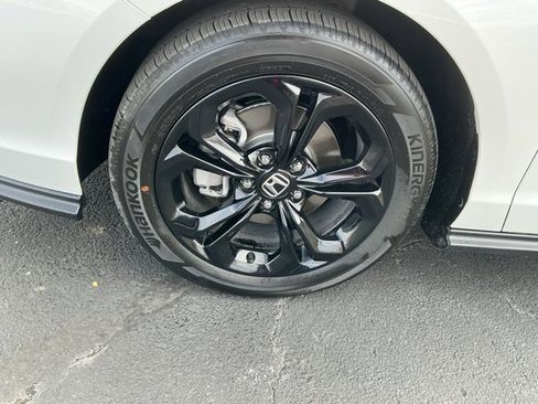 Used 2025 Honda Accord SE image 10