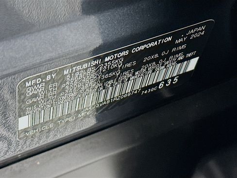 Used 2024 Mitsubishi Outlander SE image 12