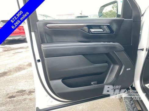 Used 2025 Chevrolet Suburban Z71 w/ Comfort Package image 12