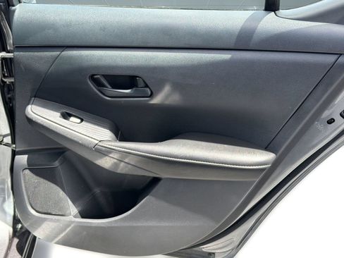 Used 2025 Nissan Sentra SV FWD image 15
