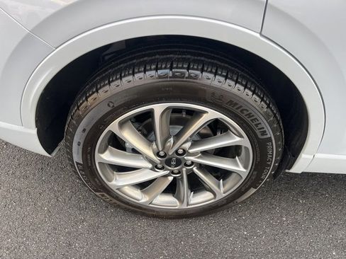 Used 2025 Lincoln Corsair Grand Touring w/ Equipment Group 302A image 11