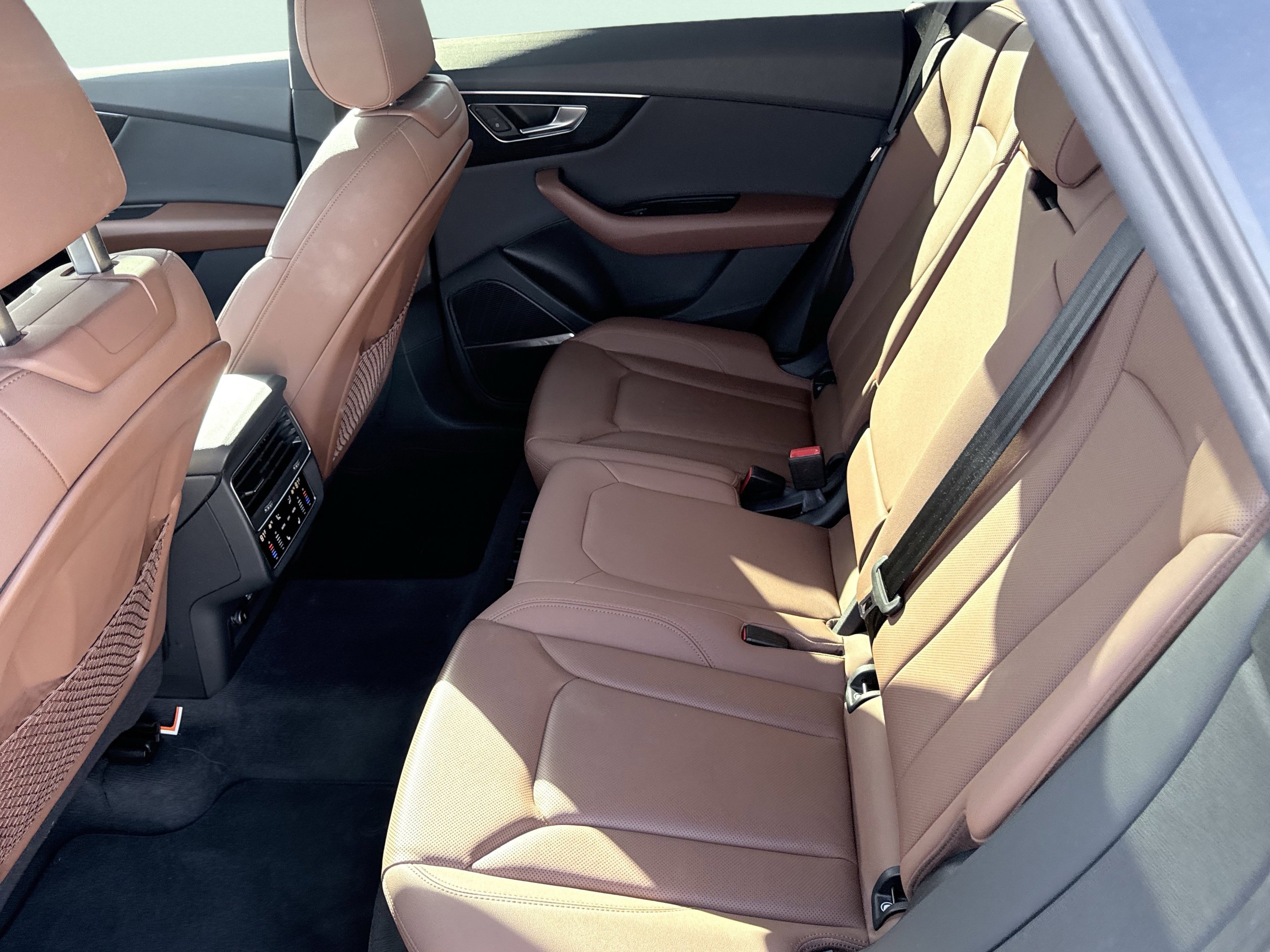 Used 2019 Audi Q8 Premium Plus w/ Premium Plus AWD/4WD image 34