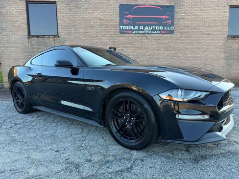 Used 2019 Ford Mustang GT RWD image 2