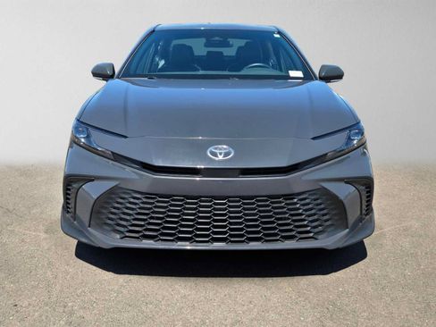 Used 2025 Toyota Camry SE FWD image 8