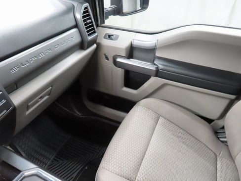 Used 2022 Ford F250 XLT w/ XLT Premium Package image 22