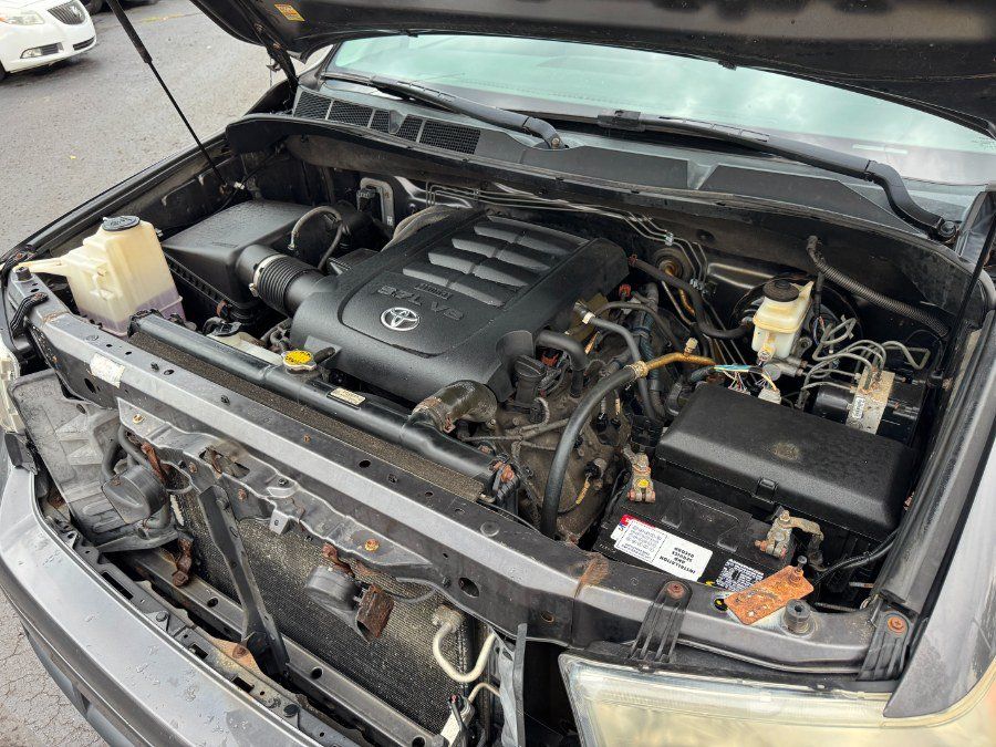 Used 2012 Toyota Tundra 4x4 CrewMax image 22