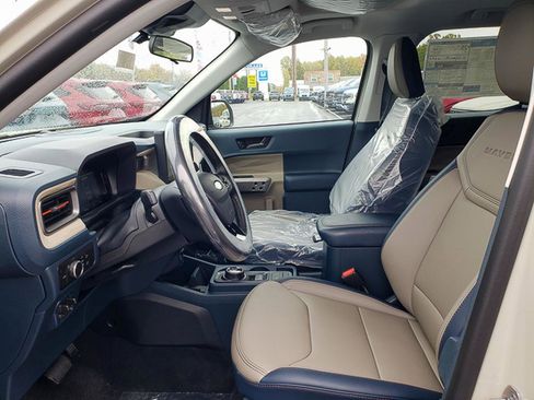 New 2025 Ford Maverick Lariat image 7