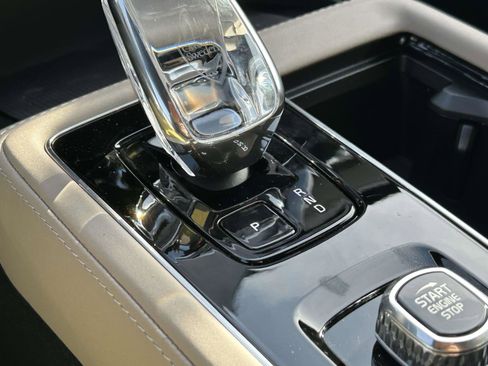 New 2026 Volvo XC90 B6 Plus w/ Protection Package Premier image 28