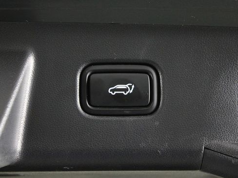 Used 2022 Hyundai Tucson SEL w/ Convenience + Premium Package FWD image 16