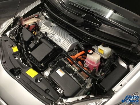 Used 2015 Toyota Prius Three image 46