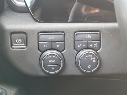 Used 2024 Chevrolet Silverado 1500 LT image 23