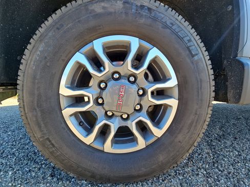 Used 2022 GMC Sierra 3500 AT4 AWD/4WD image 17
