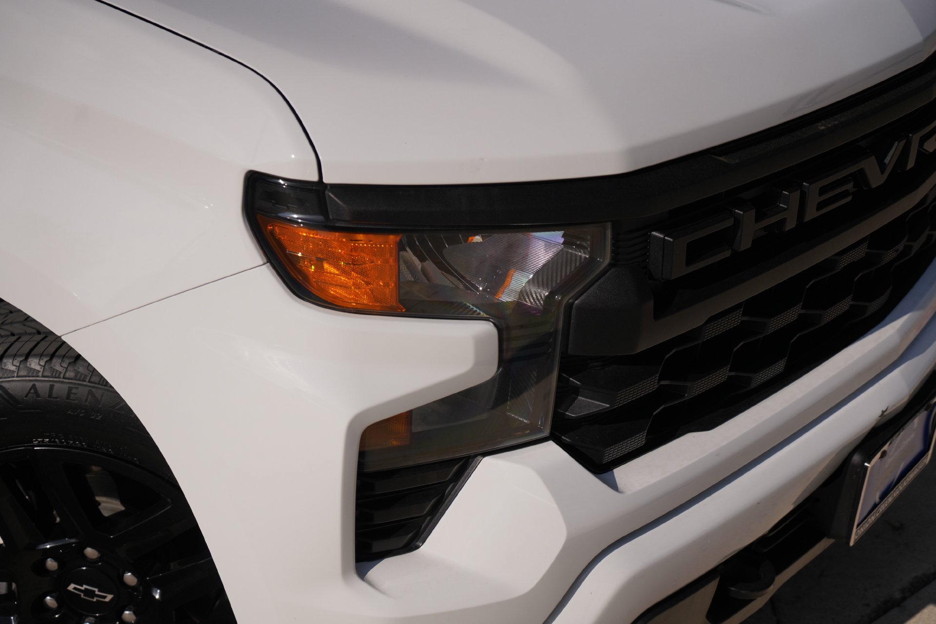 Used 2023 Chevrolet Silverado 1500 Custom RWD image 2