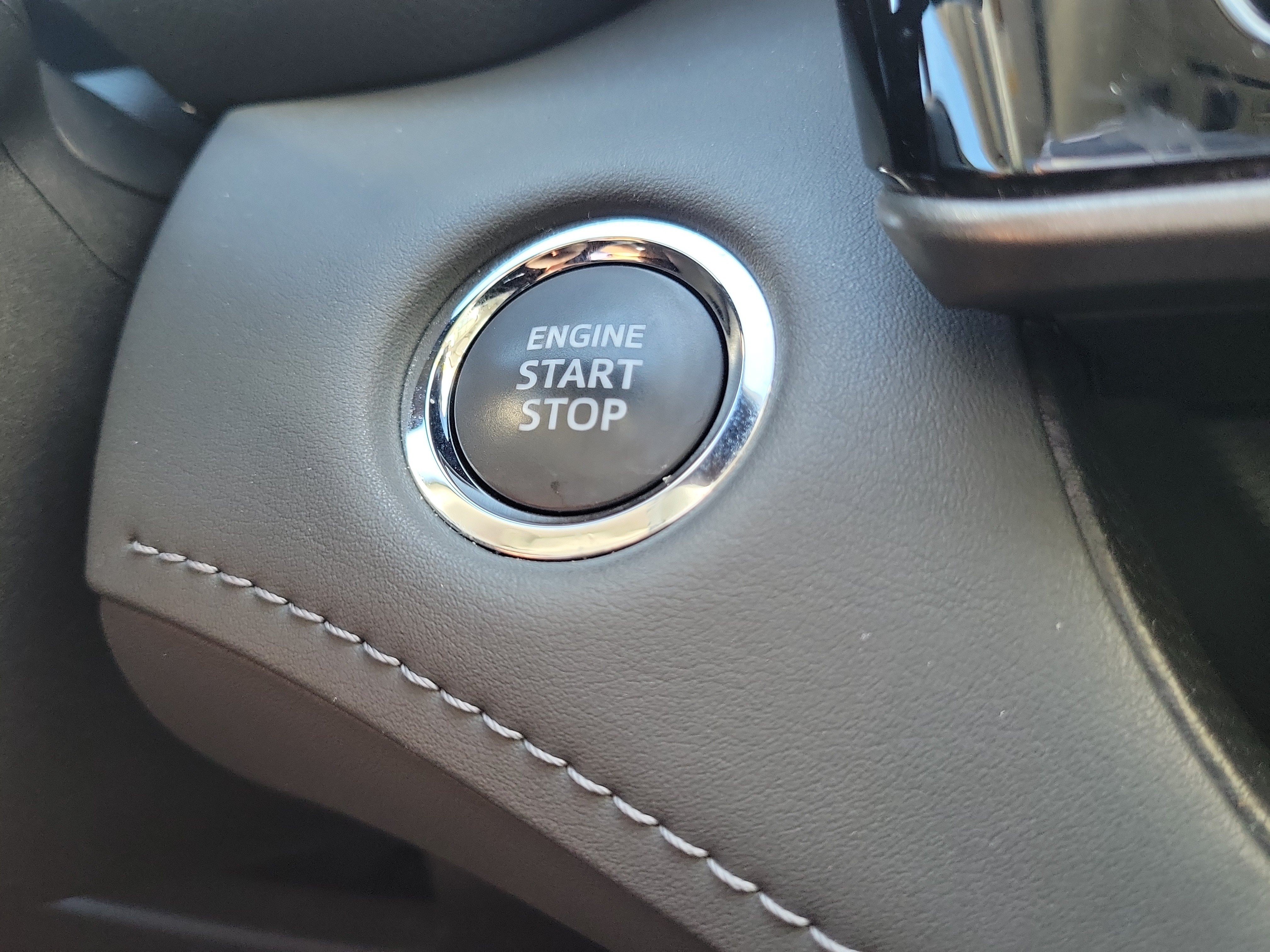 Used 2023 Toyota Highlander XLE FWD image 32