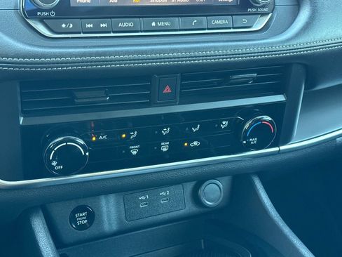 Used 2024 Nissan Rogue S FWD image 22
