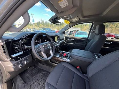 Used 2025 GMC Sierra 1500 Elevation w/ Preferred Package image 13