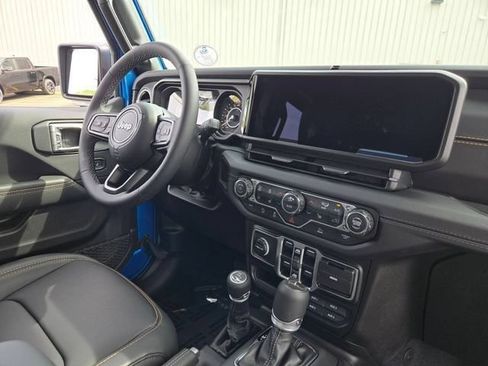 New 2026 Jeep Gladiator Sport AWD/4WD image 10