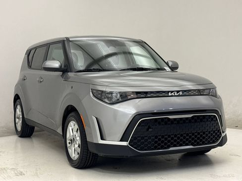Used 2024 Kia Soul LX w/ Option Group 015 FWD image 4