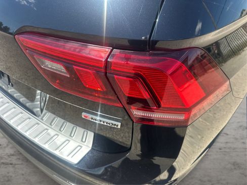 Used 2019 Volkswagen Tiguan SE w/ Panoramic Sunroof Package AWD/4WD image 22