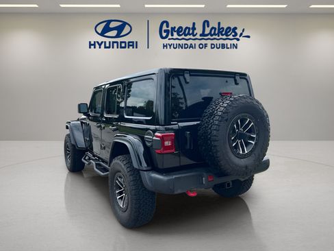 Used 2024 Jeep Wrangler Unlimited Rubicon AWD/4WD image 3