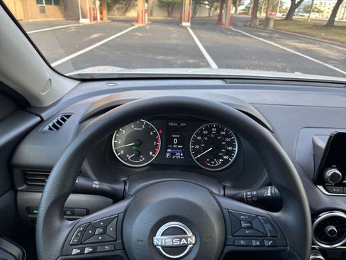 Used 2025 Nissan Sentra S image 29