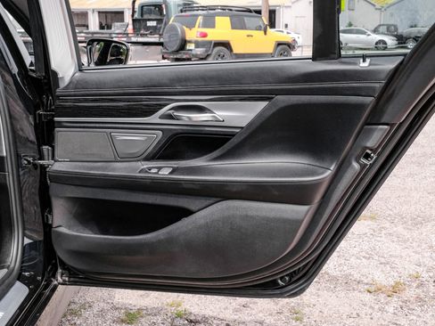 Used 2018 BMW 740i image 54