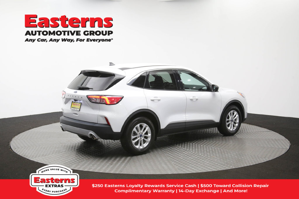 Used 2022 Ford Escape SE FWD image 42