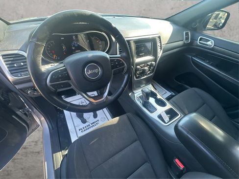 Used 2018 Jeep Grand Cherokee Laredo AWD/4WD image 31