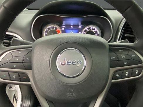 Used 2022 Jeep Cherokee Limited AWD/4WD image 16